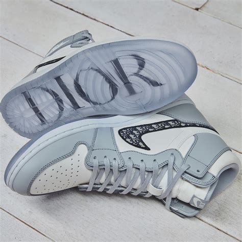 air dior kleidung|air Dior shoes.